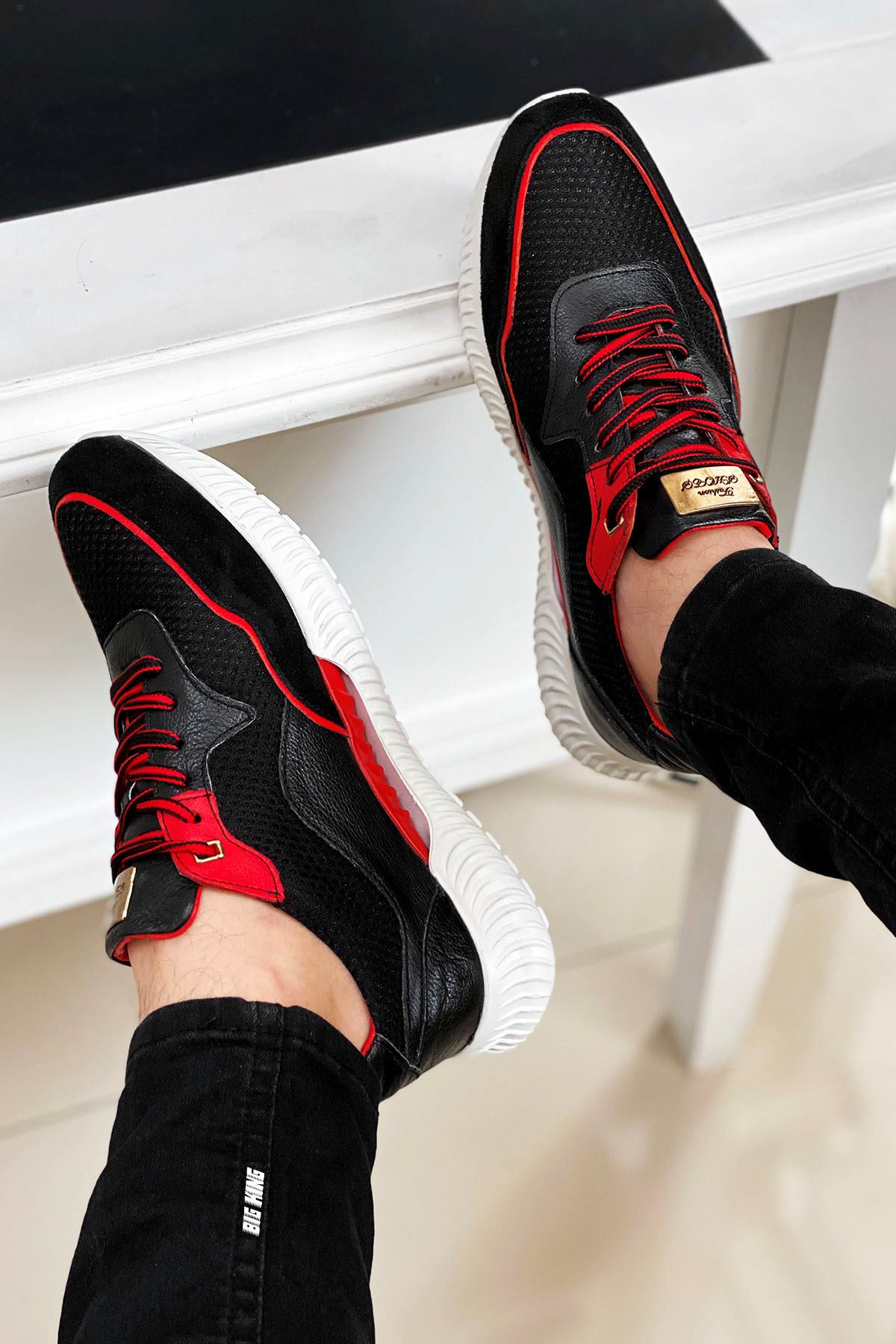 Siyah Kırmızı Hakiki Deri Erkek Spor Ayakkabı
