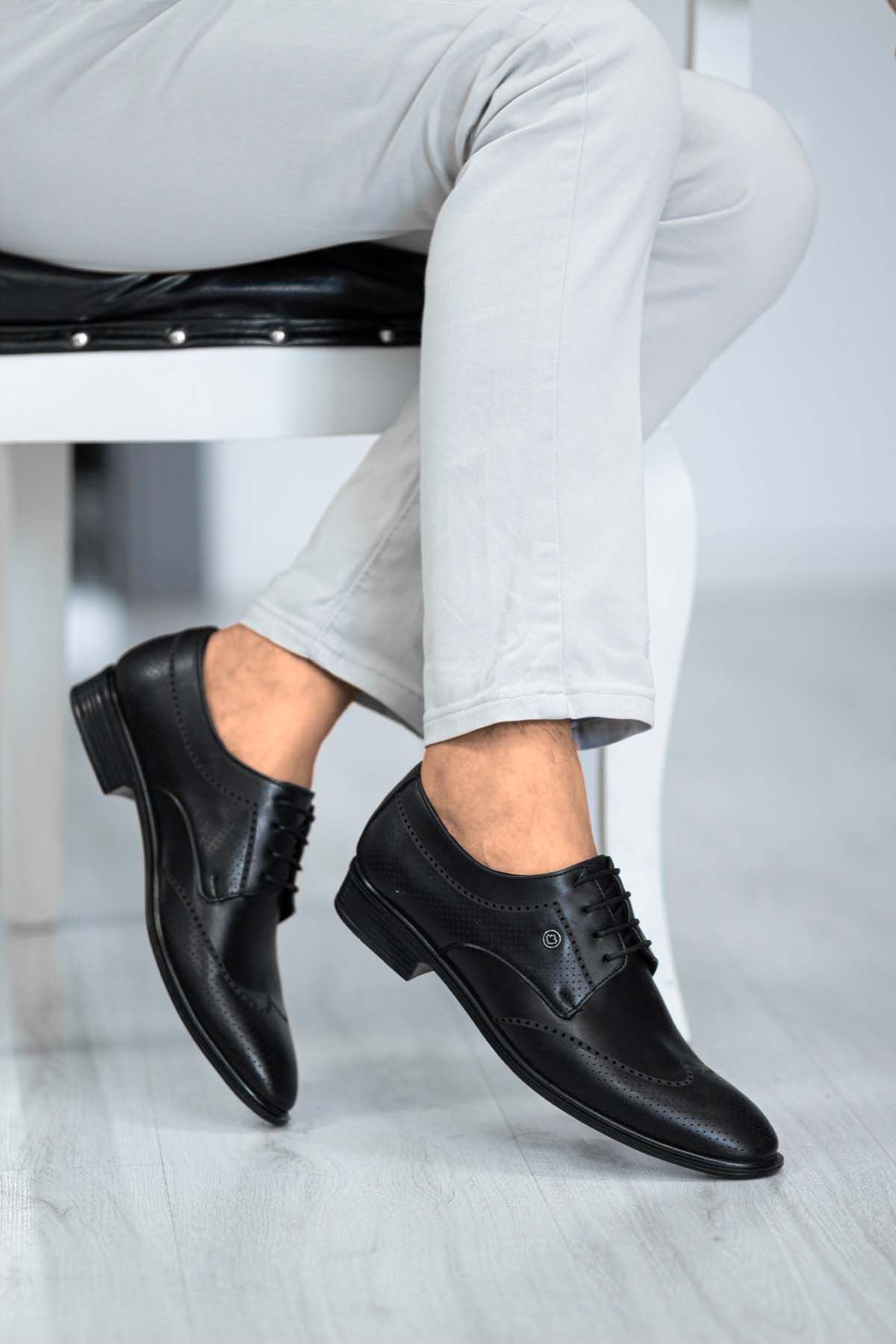 Siyah Delikli Model Erkek Klasik Ayakkabı