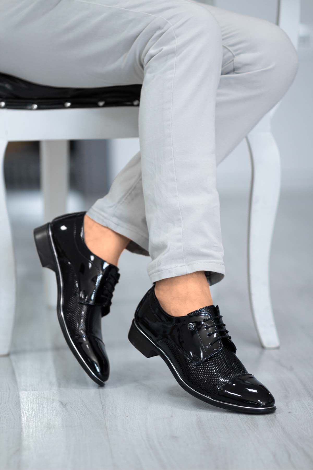 Siyah Rugan Desenli Erkek Klasik Ayakkabı