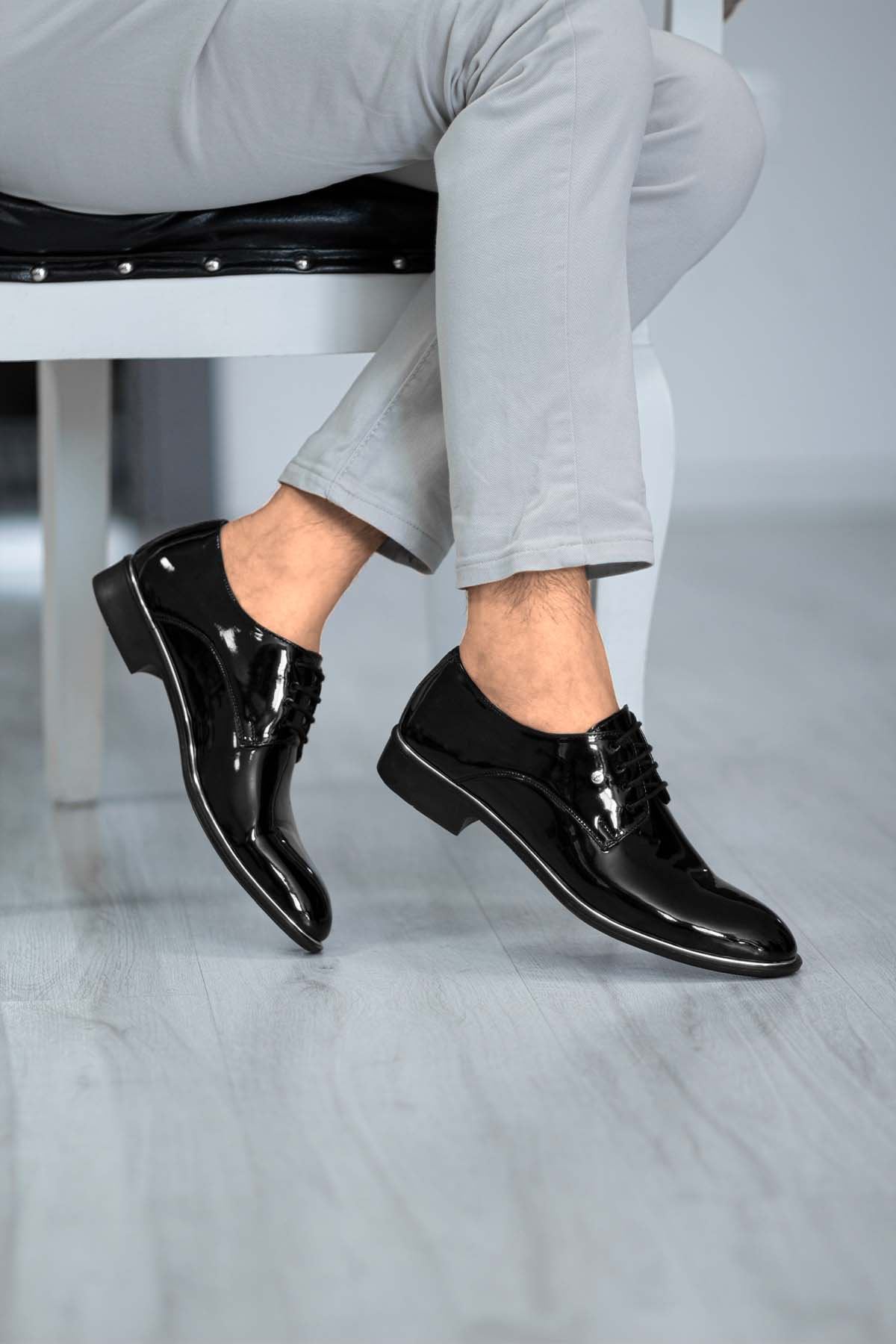 Siyah Rugan Gümüş Detay Erkek Klasik Ayakkabı