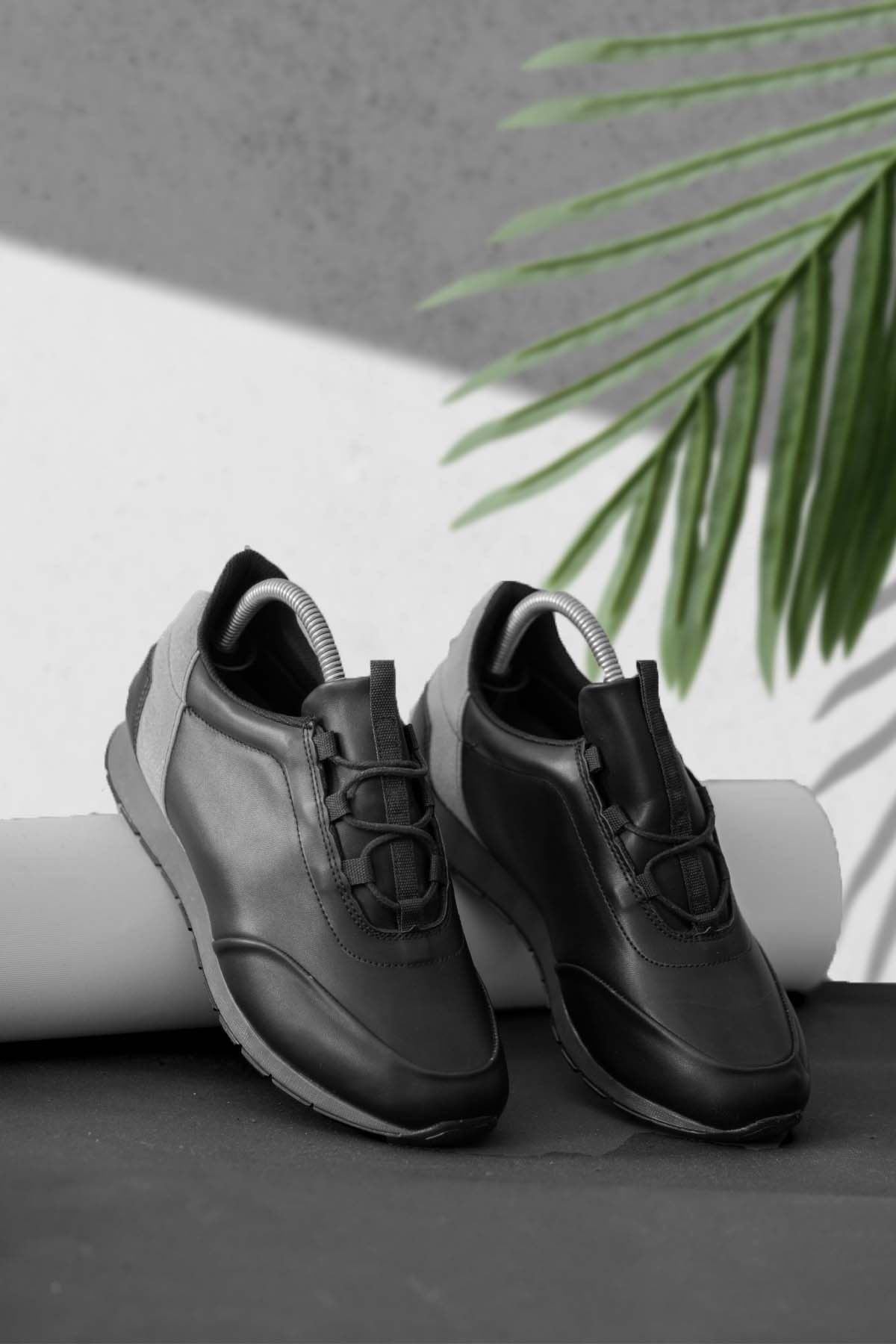 Siyah Deri Tarz Çarpraz Bağcıklı Erkek Günlük Ayakkabı