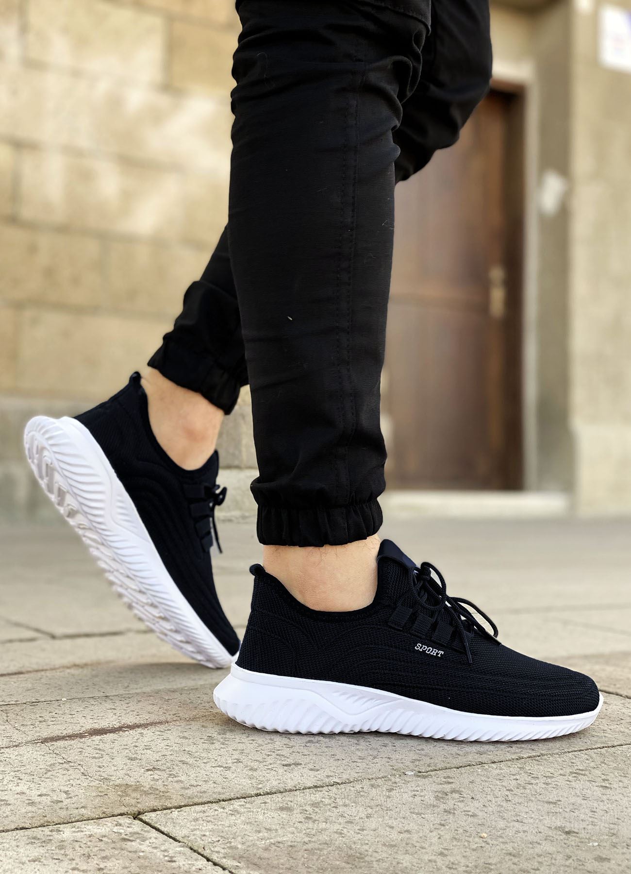 Siyah Beyaz Triko Spor Ayakkabı