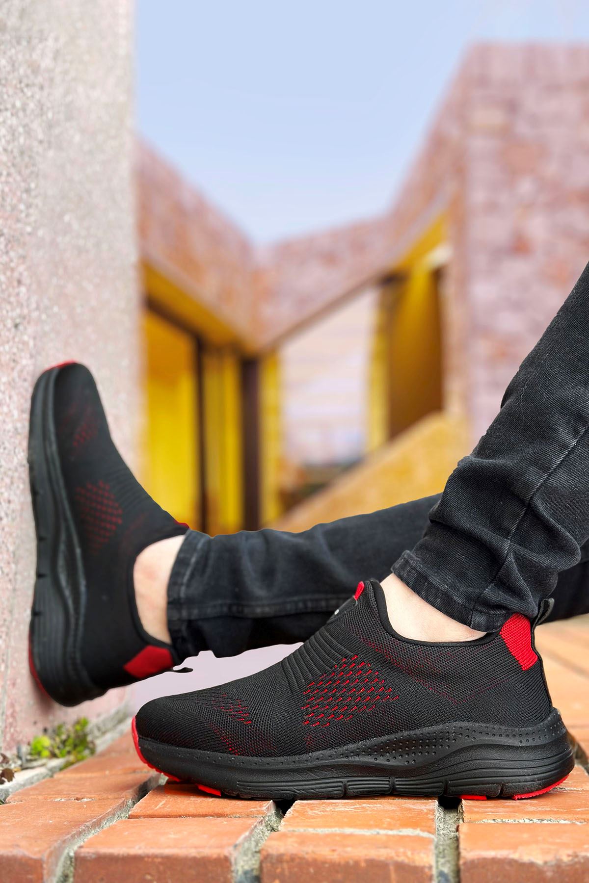 Siyah Kırmızı Slip-On Elevated Streak Erkek Spor Ayakkabı