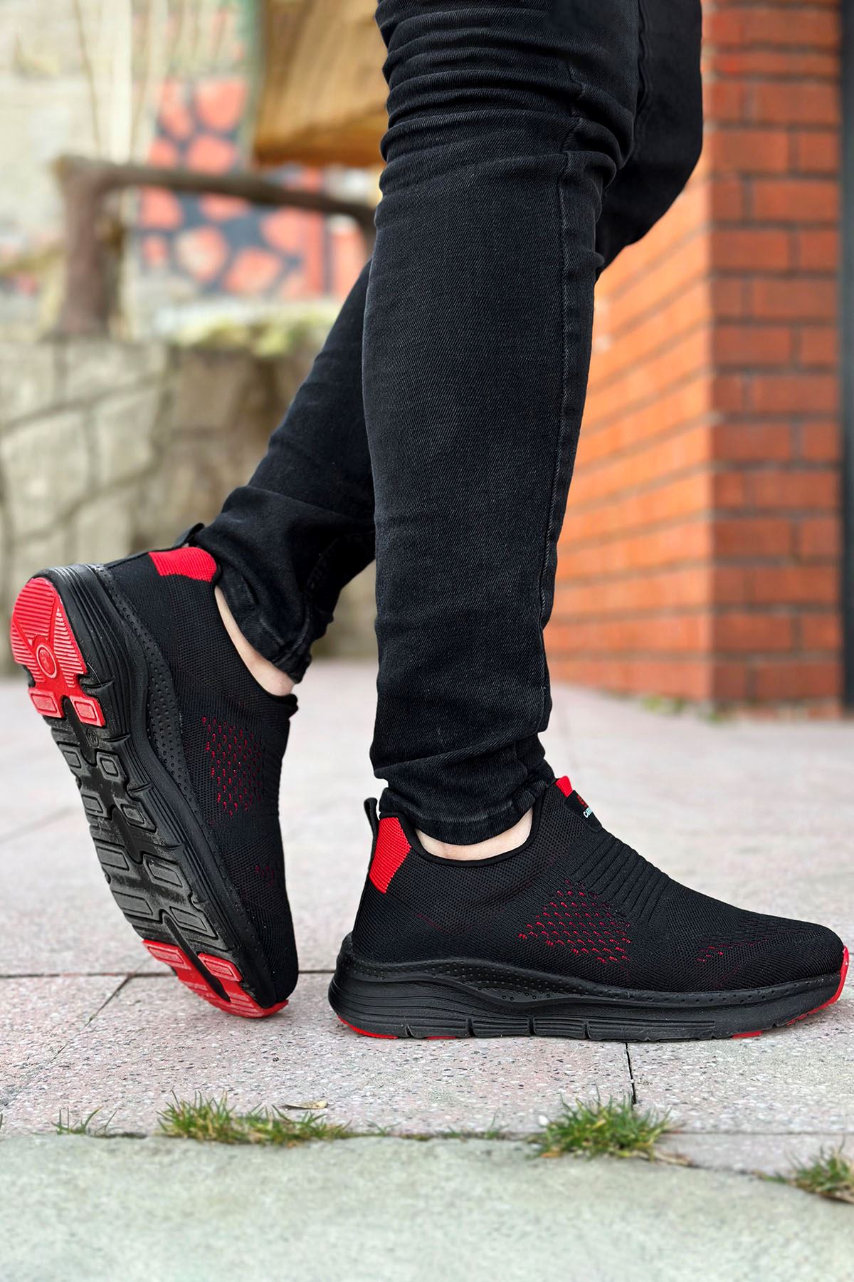 Siyah Kırmızı Slip-On Elevated Streak Erkek Spor Ayakkabı