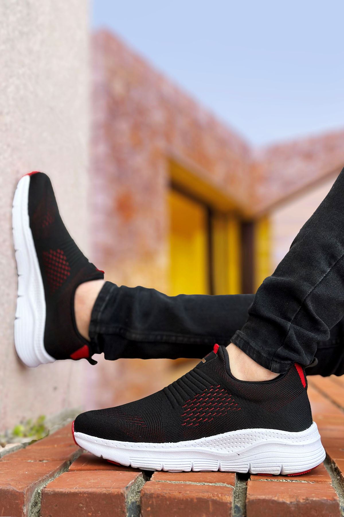 Siyah Kırmızı Beyaz Slip-On Elevated Streak Erkek Spor Ayakkabı