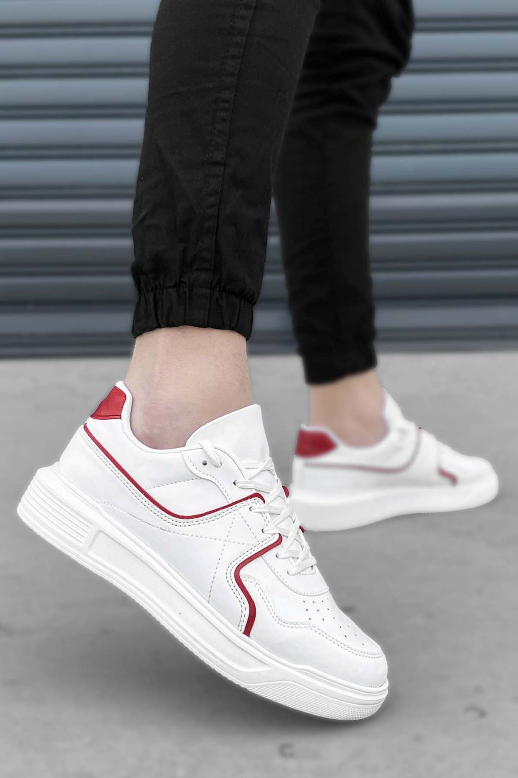 Beyaz Kırmızı Çizgi Detaylı Erkek Spor Ayakkabı