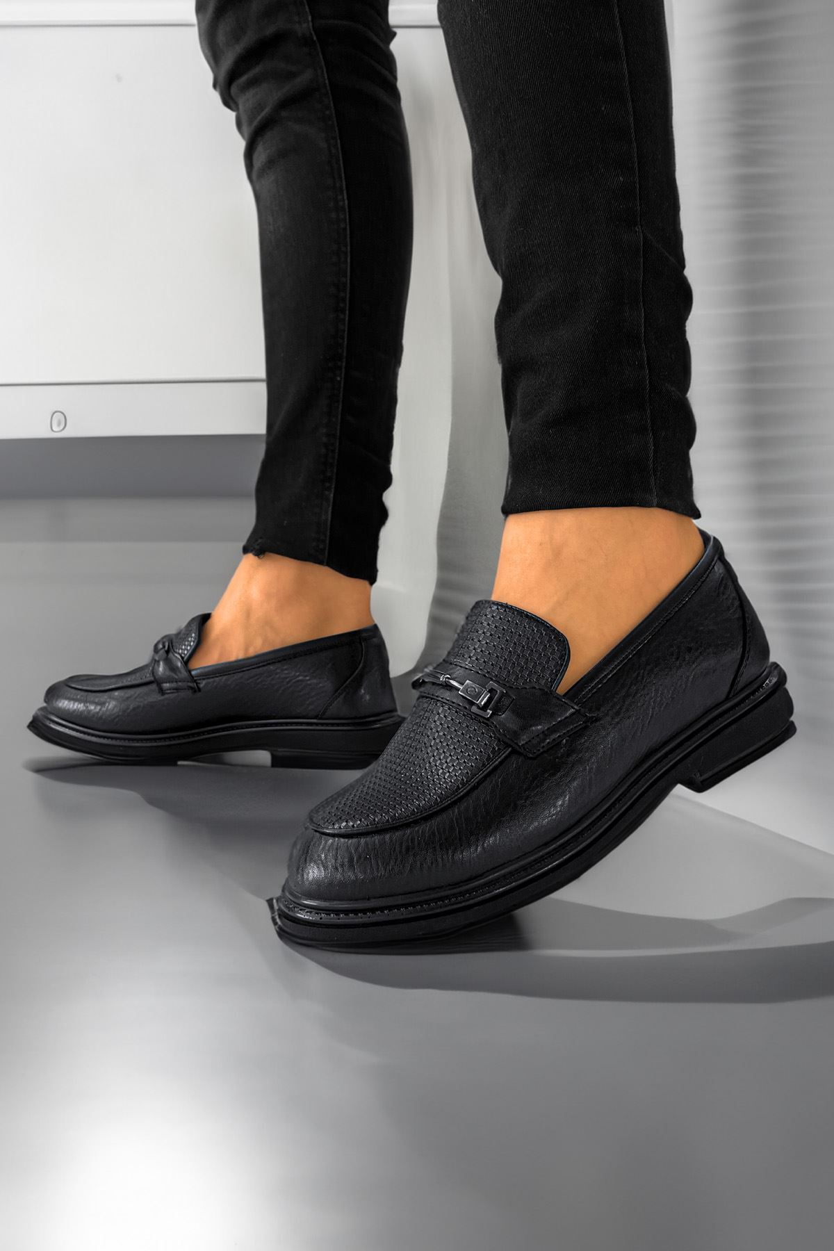 Siyah Desenli Deri Tarz Erkek Klasik Ayakkabı