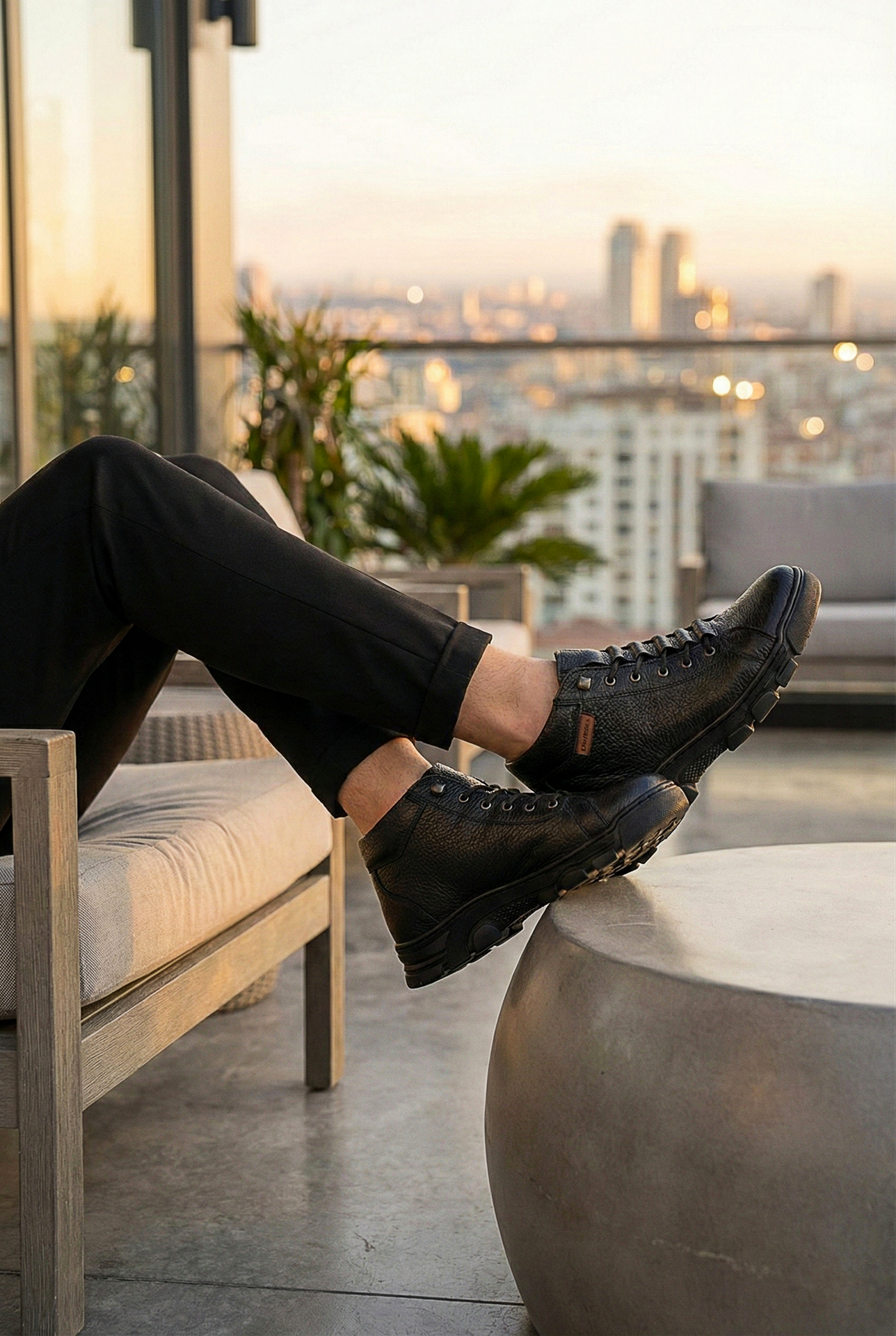 Siyah Merdiven Lastikli Hakiki Deri Erkek Bot