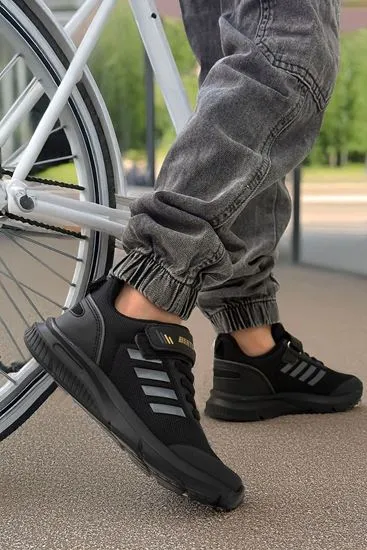 Siyah Çizgili Ultra Hafif Çocuk Spor Ayakkabı